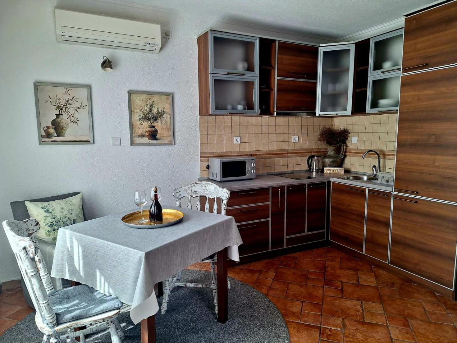 City House Apartments Tivat Exterior photo