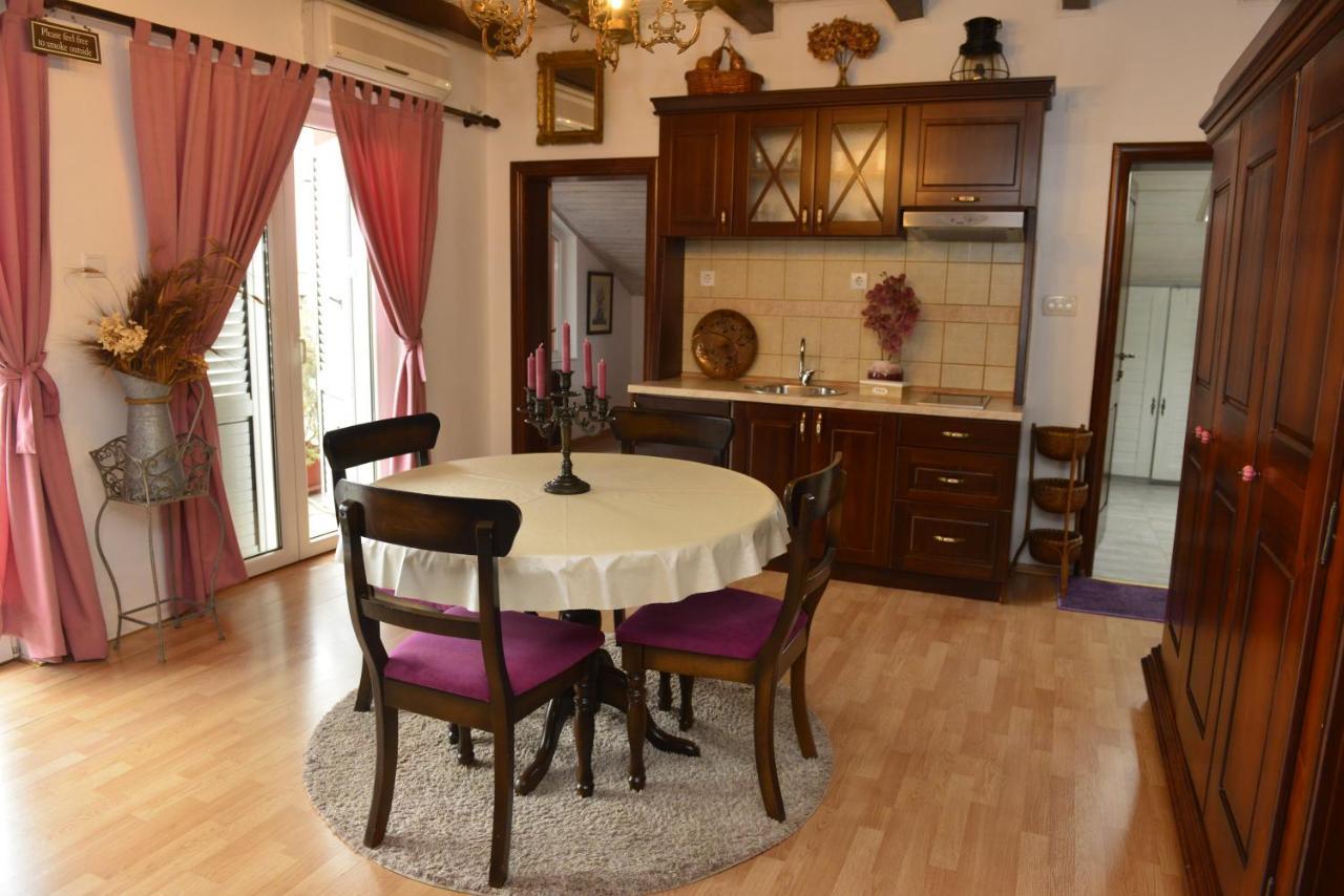 City House Apartments Tivat Exterior photo